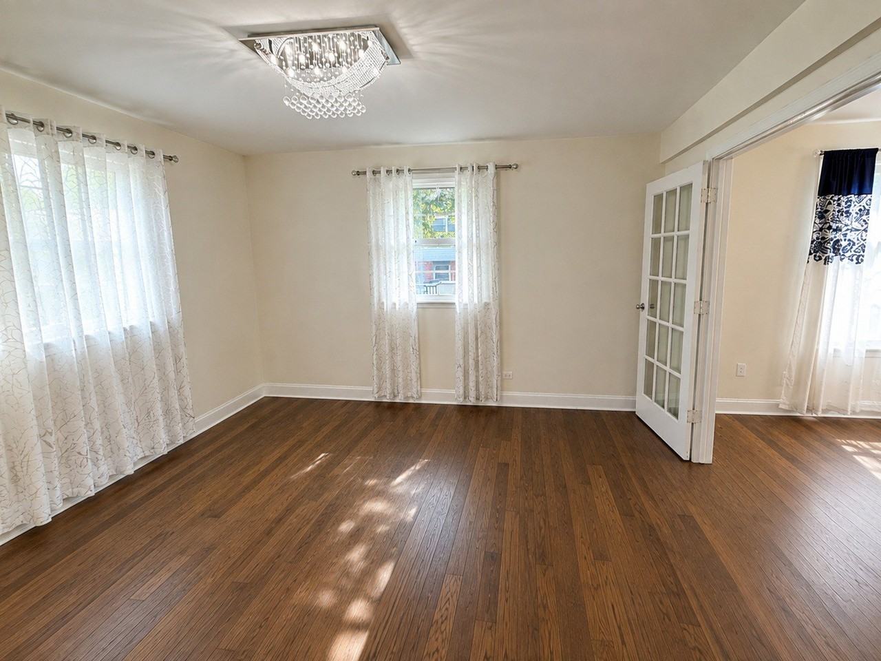 606 71st St - Photo 5 of 30