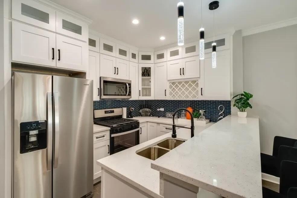 4634 S Langley Ave #1 - Photo 5 of 17