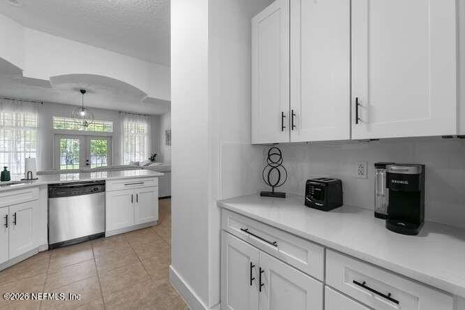 13525 Chauny Rd - Photo 7 of 26