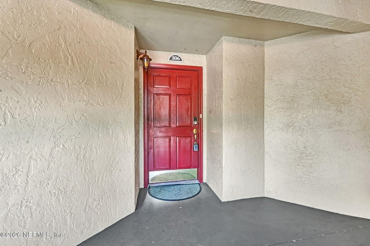 2099 Winterbourne E #306