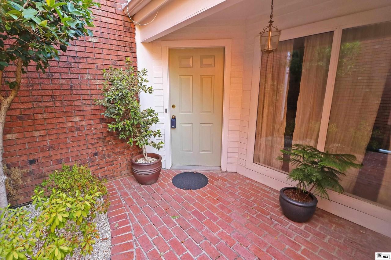 1825 Townhouse Dr #B - Photo 3 of 32