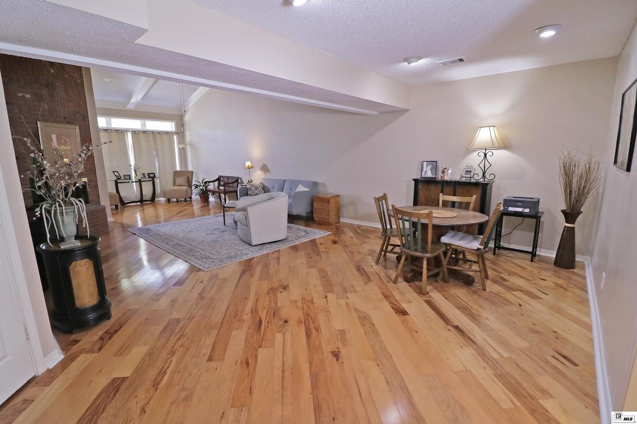 1825 Townhouse Dr #B - Photo 4 of 32