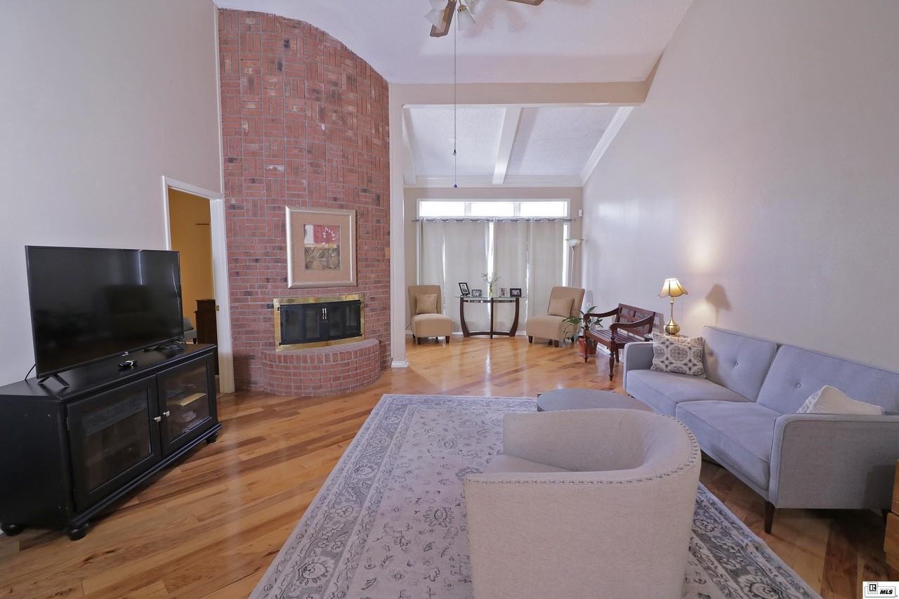 1825 Townhouse Dr #B - Photo 6 of 32