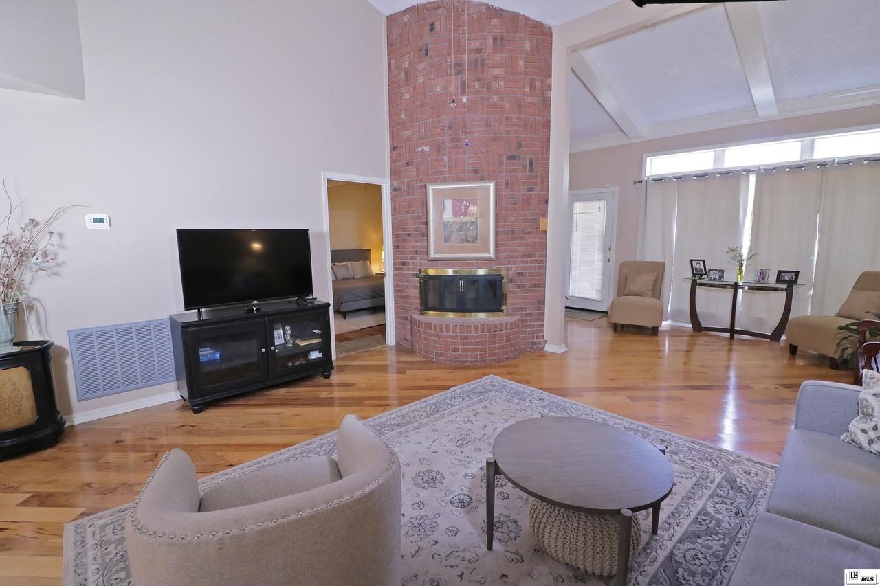 1825 Townhouse Dr #B - Photo 7 of 32