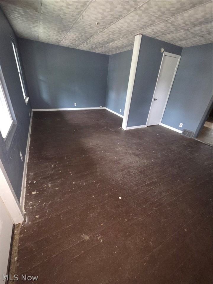 3454 E 73rd St - Photo 5 of 27