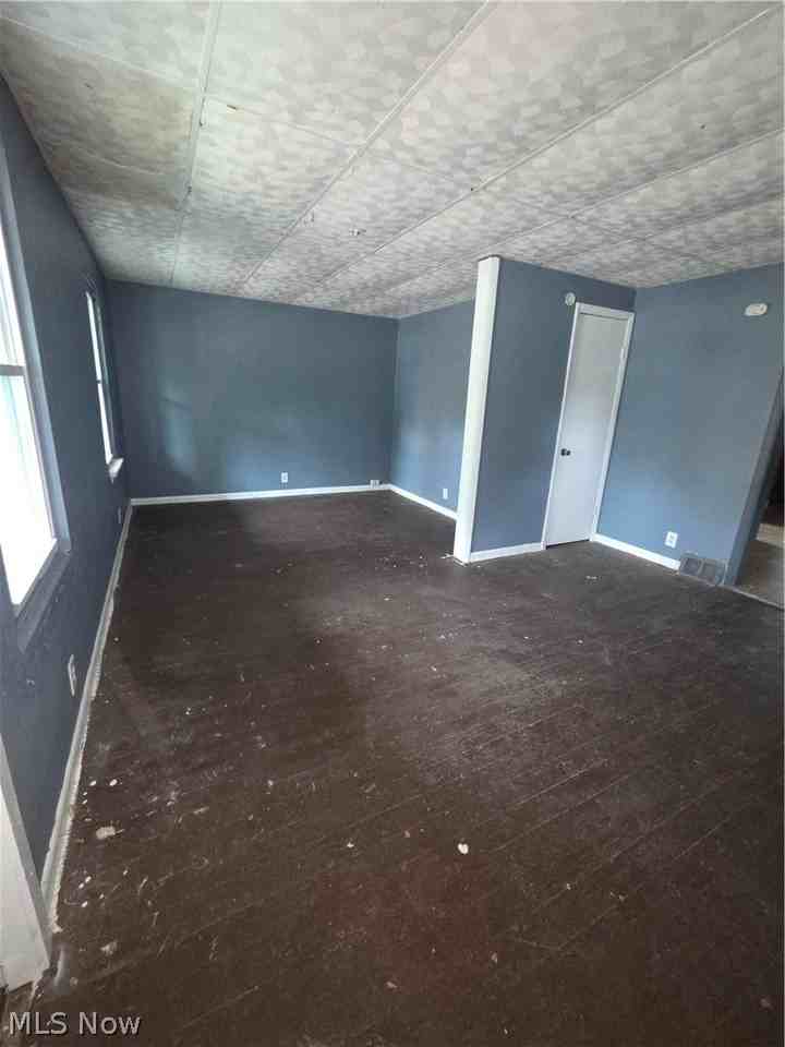 3454 E 73rd St - Photo 6 of 27