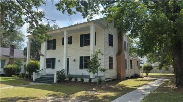 featured image of 507 N Pine St