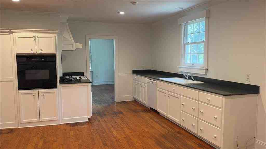 507 N Pine St - Photo 3 of 10