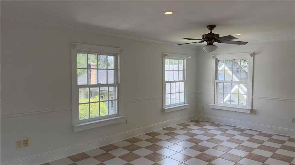 507 N Pine St - Photo 4 of 10