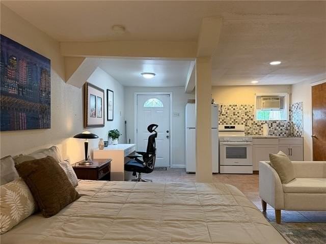 5454 Canal Blvd #E - Photo 3 of 15
