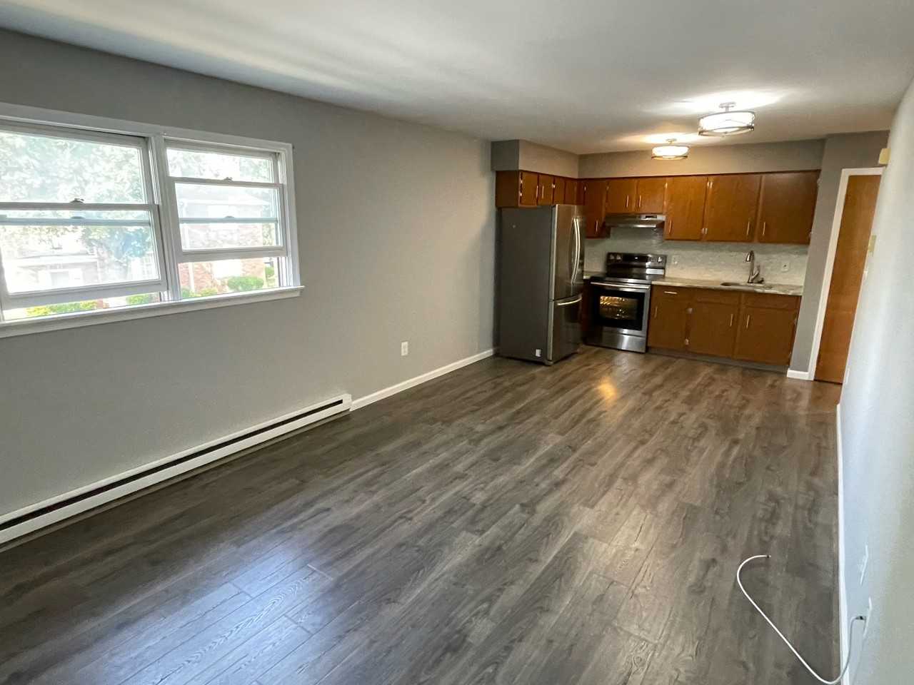 1045 N 17th St #1045APT6 - Photo 4 of 9