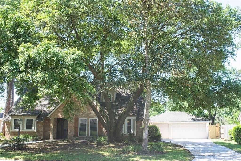 18119 Shadow Valley Dr - Photo 2 of 24