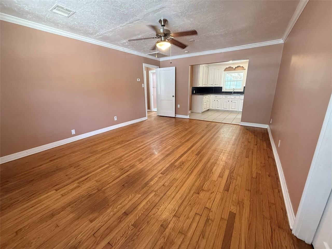 5424 Nightingale Dr - Photo 3 of 19