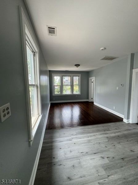 105 W 17th St - Photo 3 of 6