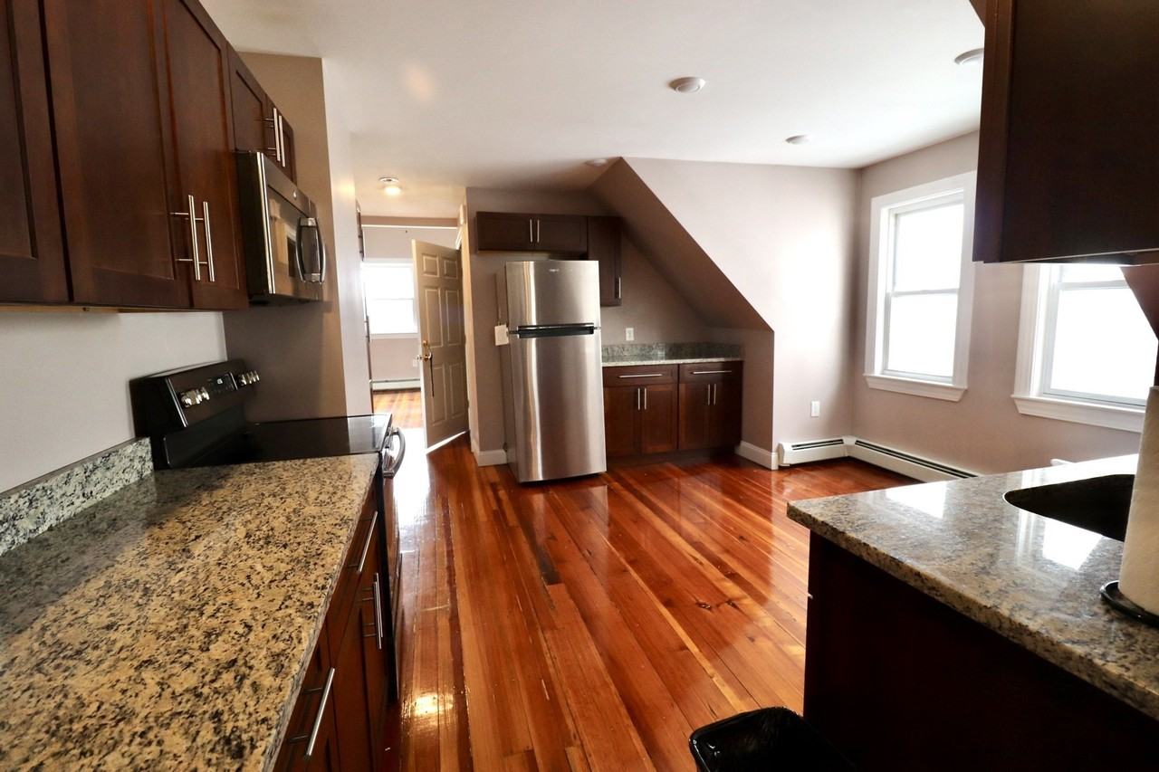 262 Shirley St