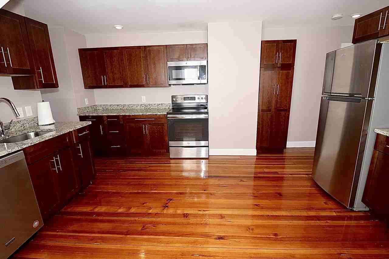 262 Shirley St - Photo 3 of 8
