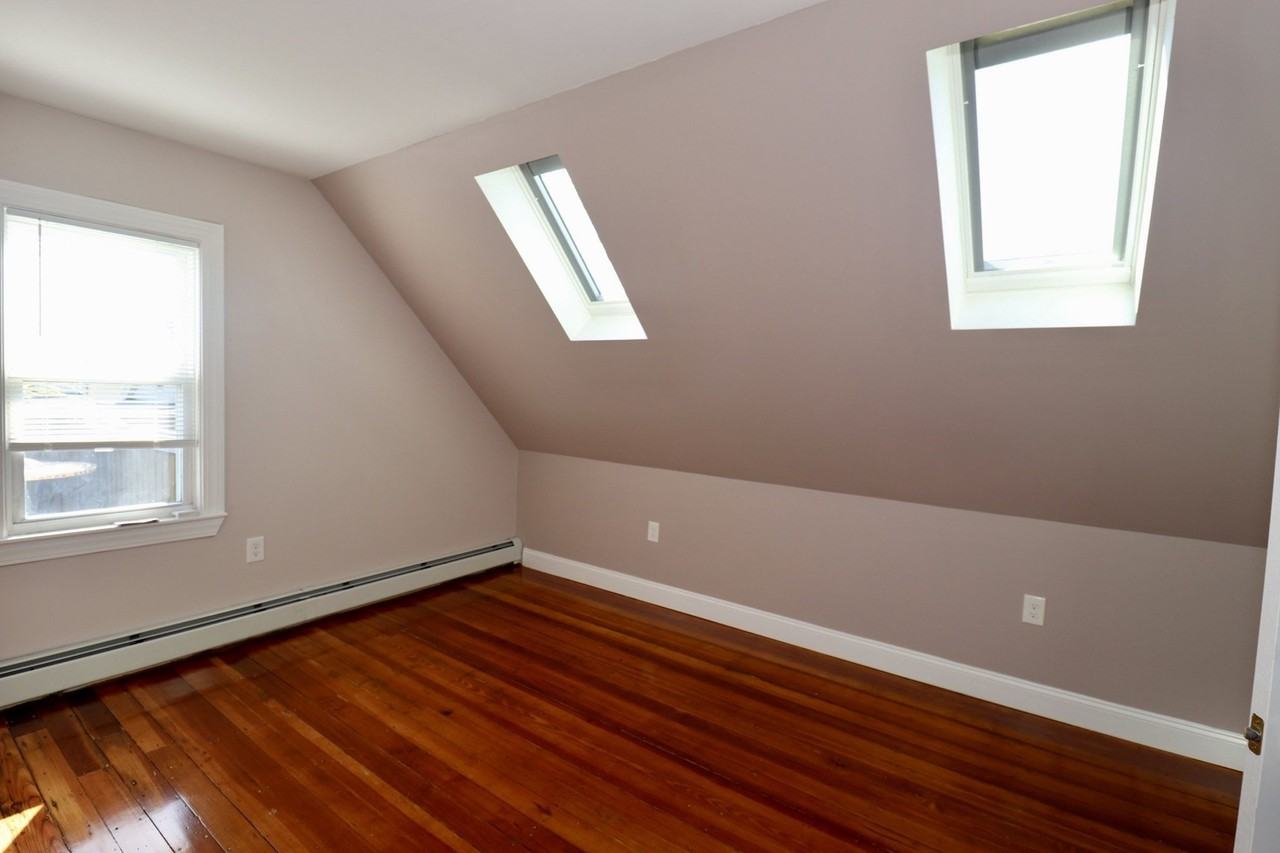 262 Shirley St - Photo 5 of 8