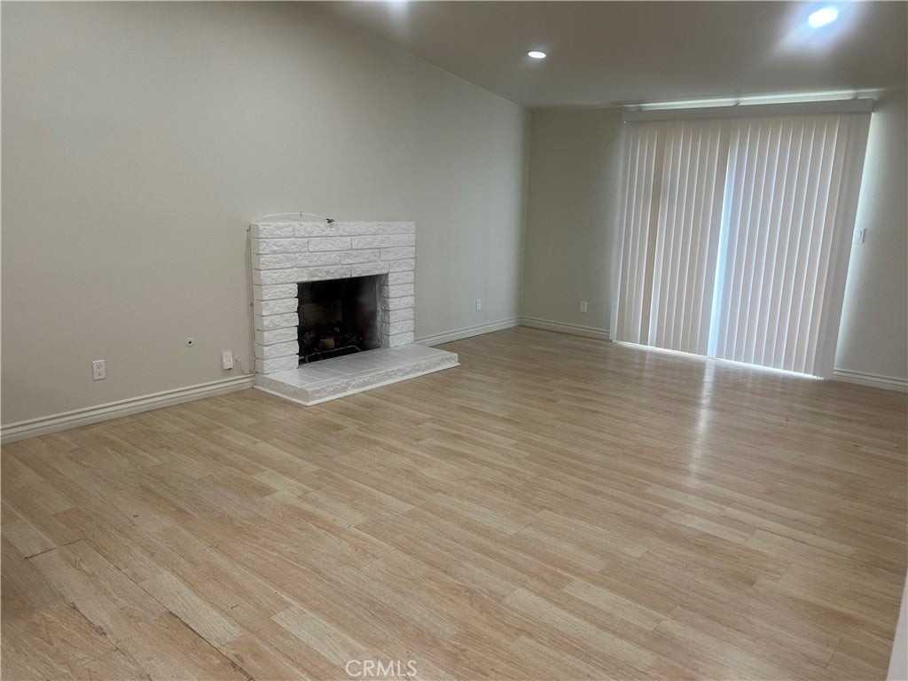 44283 Raysack Ave - Photo 4 of 8