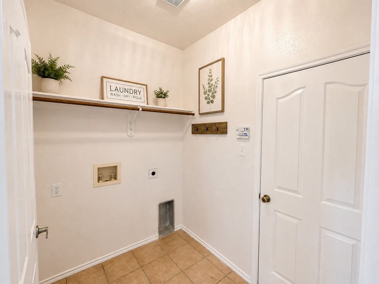 4024 Claymore Ln - Photo 5 of 14
