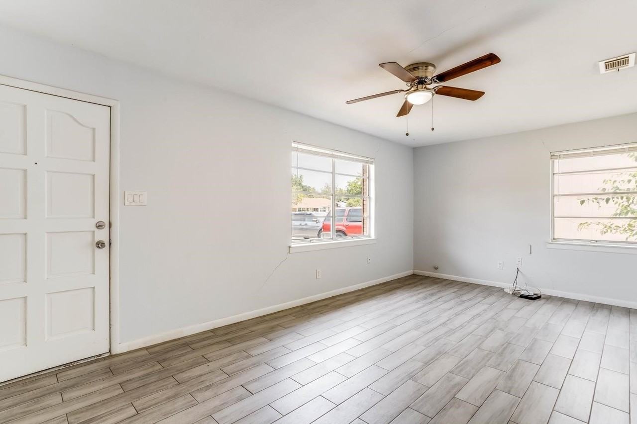 5728 Emerson Dr - Photo 5 of 22