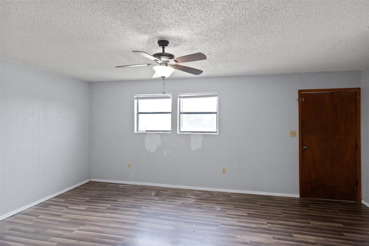 5019 Friendship Rd - Photo 4 of 14