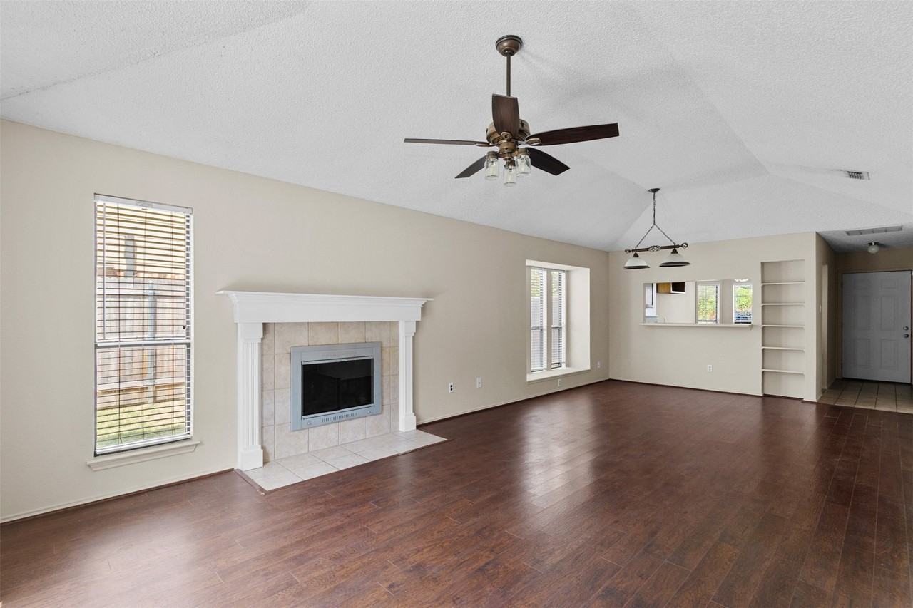 6508 Fairview Dr - Photo 5 of 24