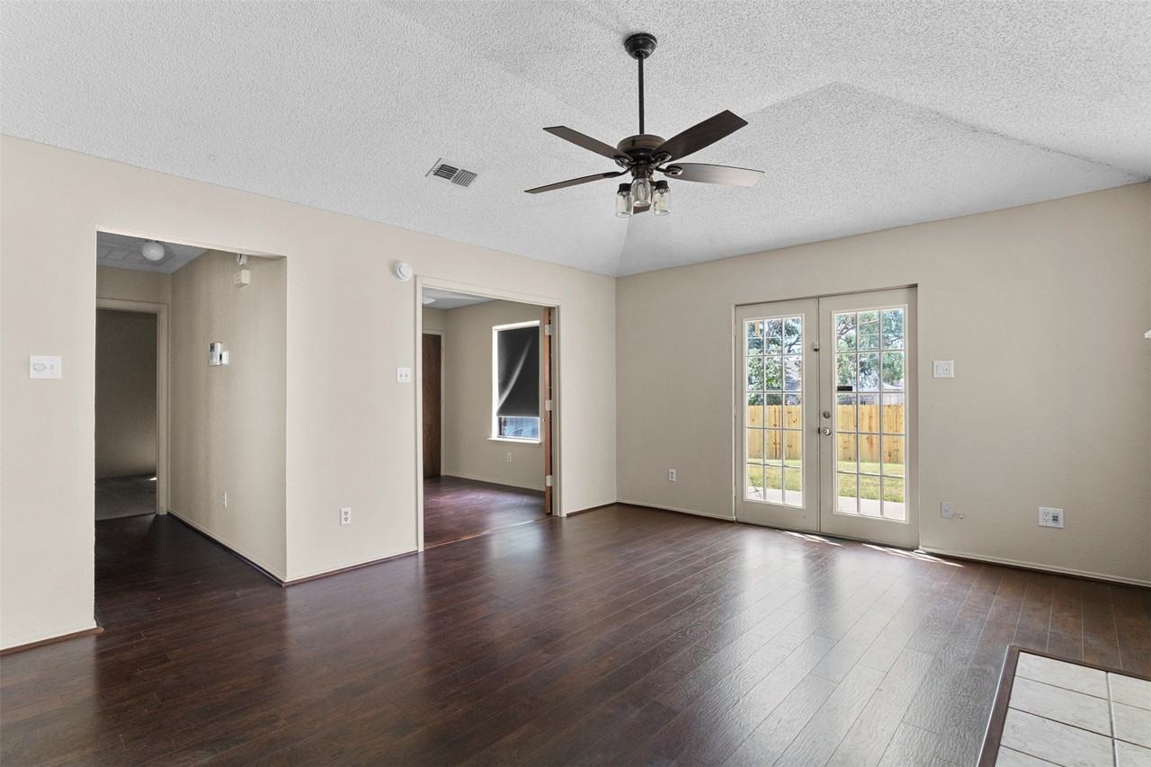 6508 Fairview Dr - Photo 6 of 24