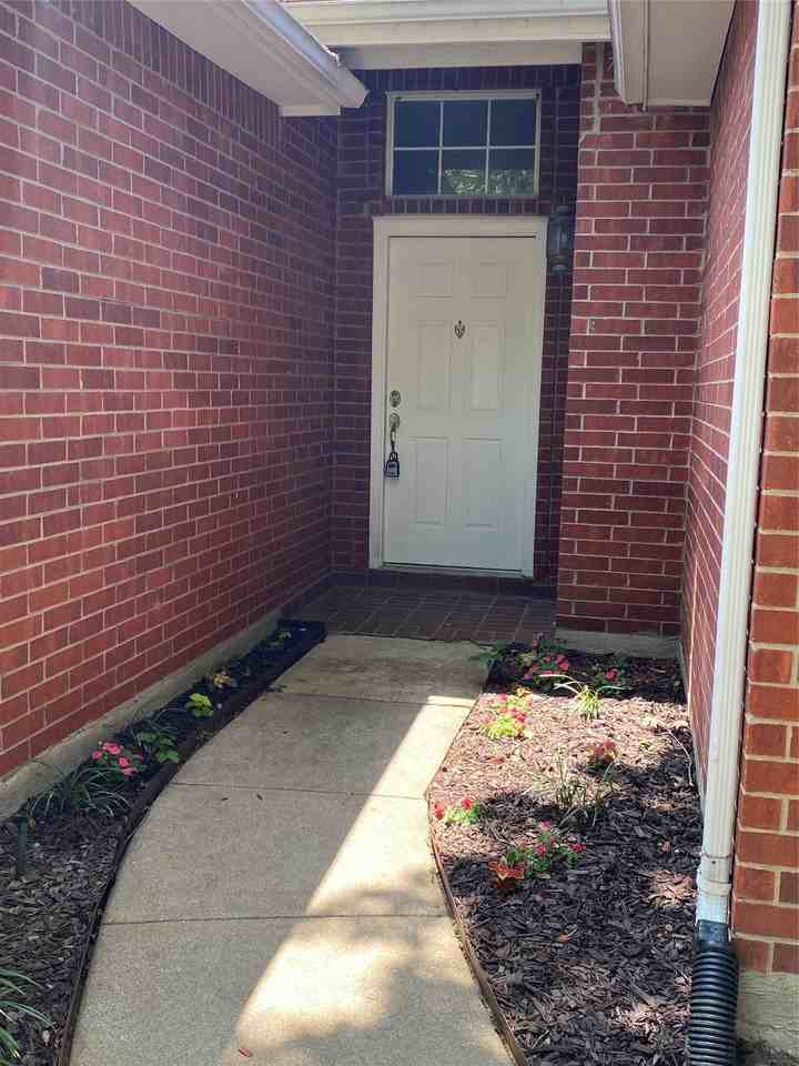 2212 Heatherton Pl - Photo 2 of 36