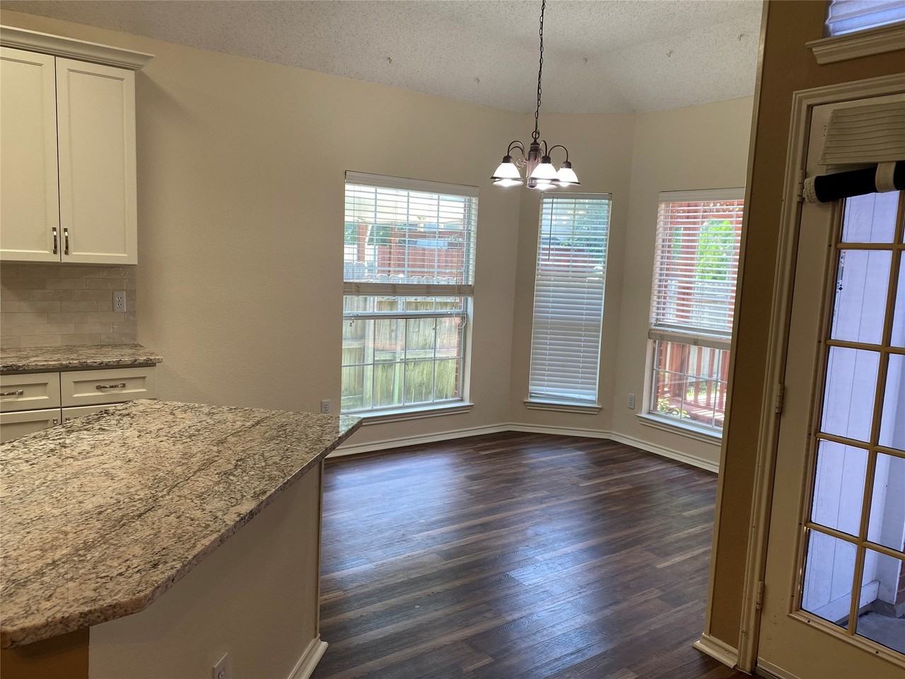 2212 Heatherton Pl - Photo 6 of 36