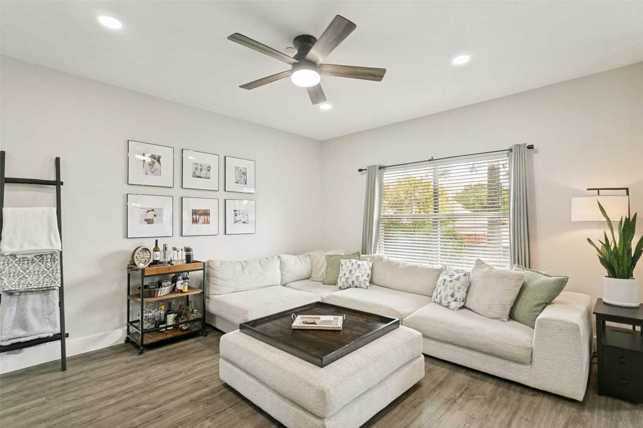 4603 Penelope Ln - Photo 2 of 25