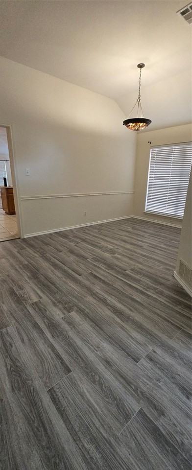 2205 Chapman Dr - Photo 3 of 21