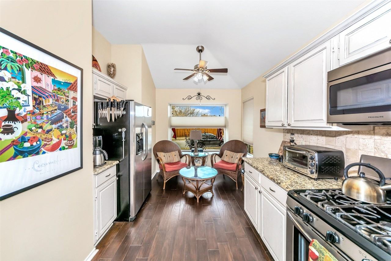 1441 Hampton Rd - Photo 3 of 27