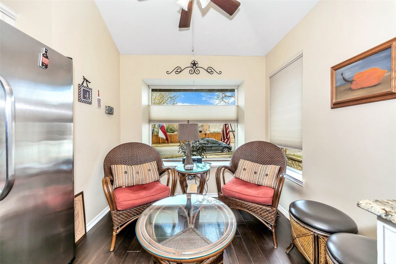 1441 Hampton Rd - Photo 4 of 27