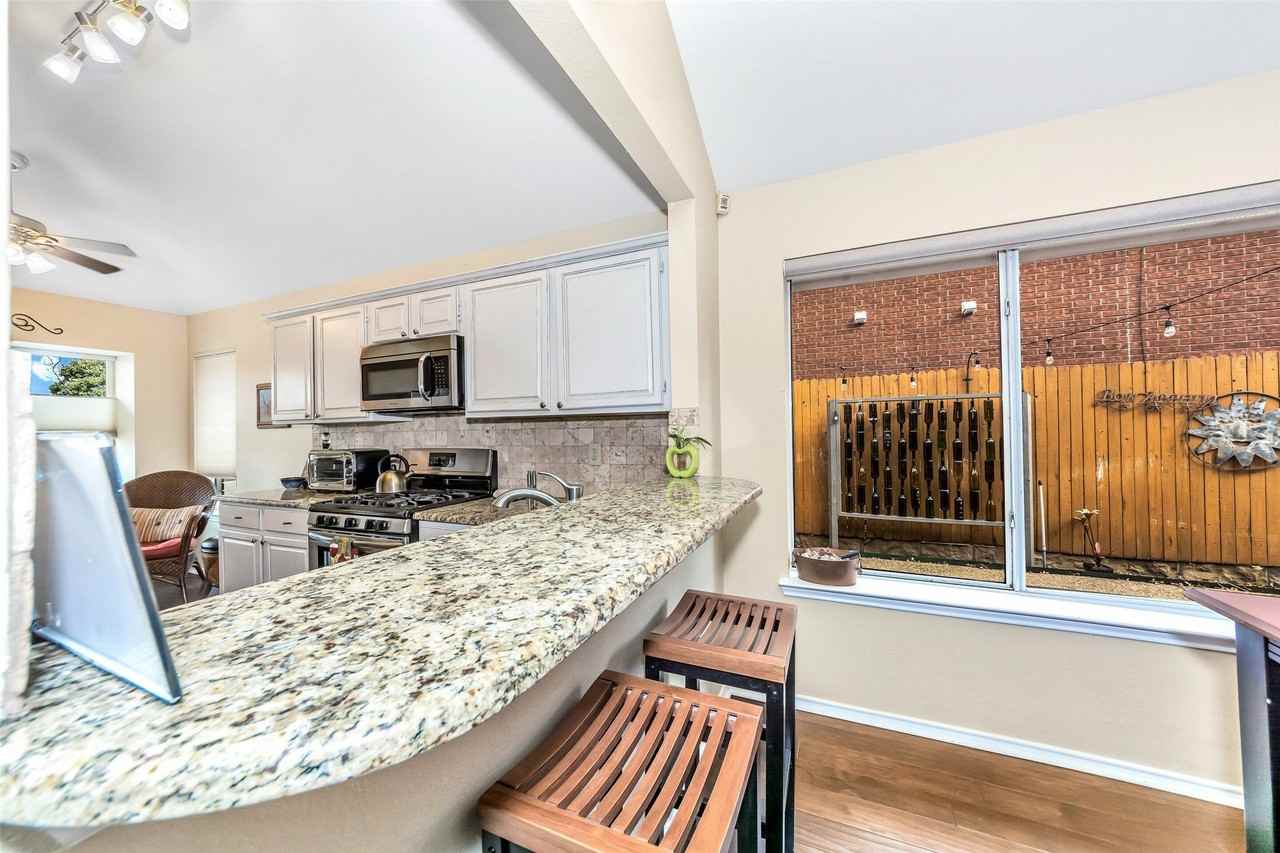 1441 Hampton Rd - Photo 7 of 27