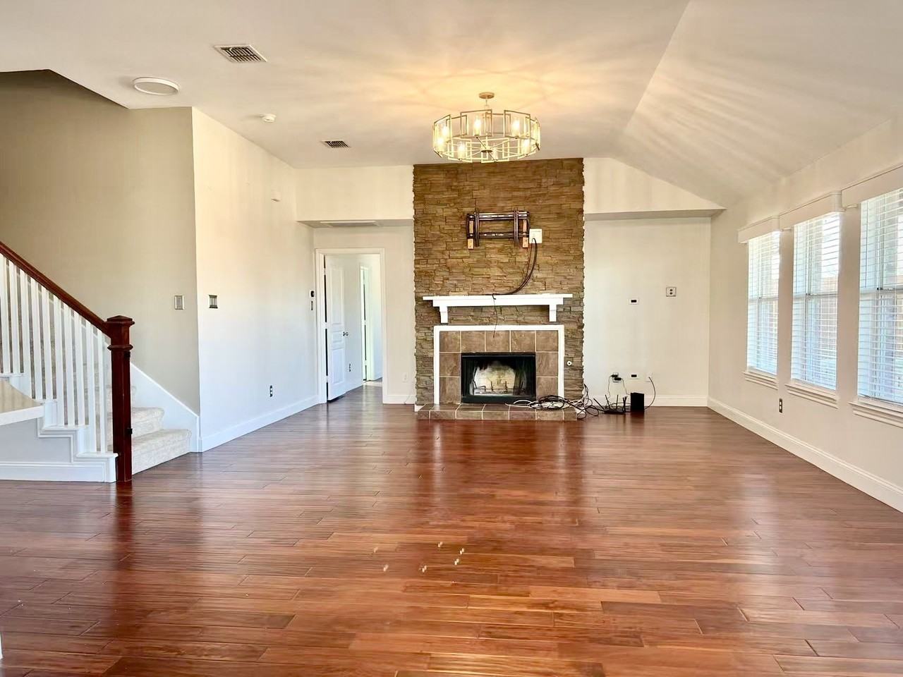 7704 Val Verde Dr - Photo 4 of 24