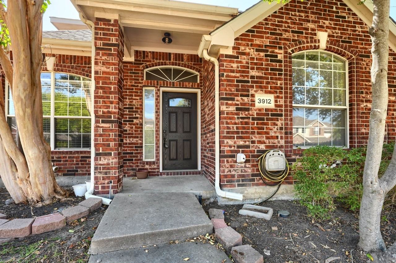 3912 Releigh Ct - Photo 3 of 30