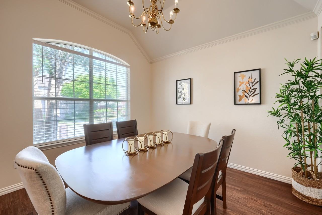 3912 Releigh Ct - Photo 5 of 30