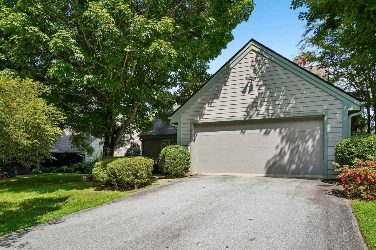 104 Highview Ln - Photo 2 of 43