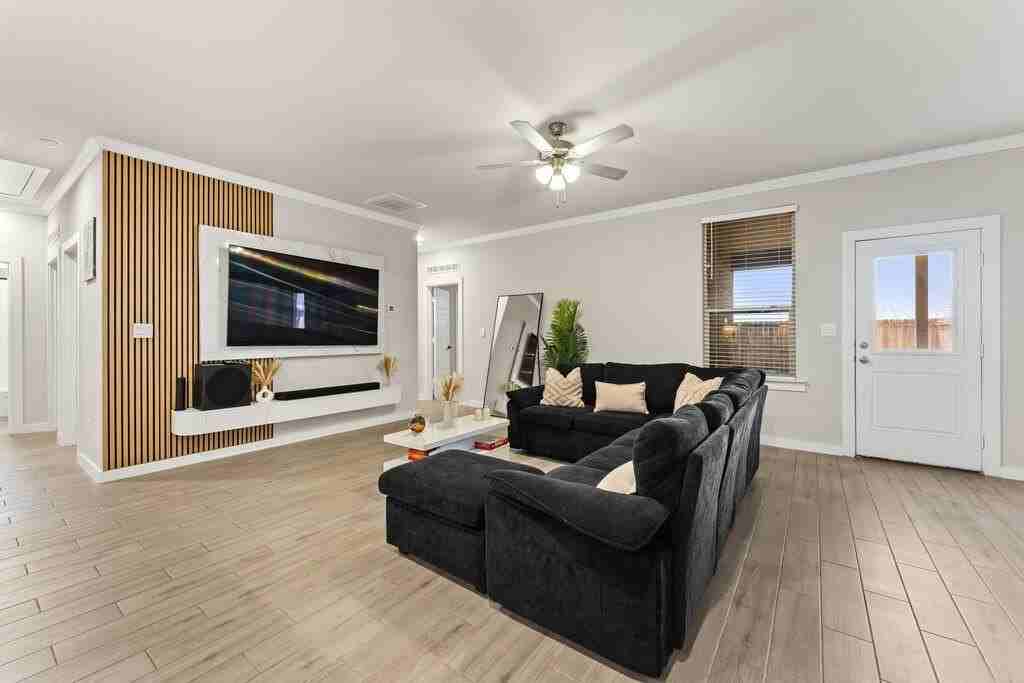 2129 Trailhead Dr - Photo 7 of 27