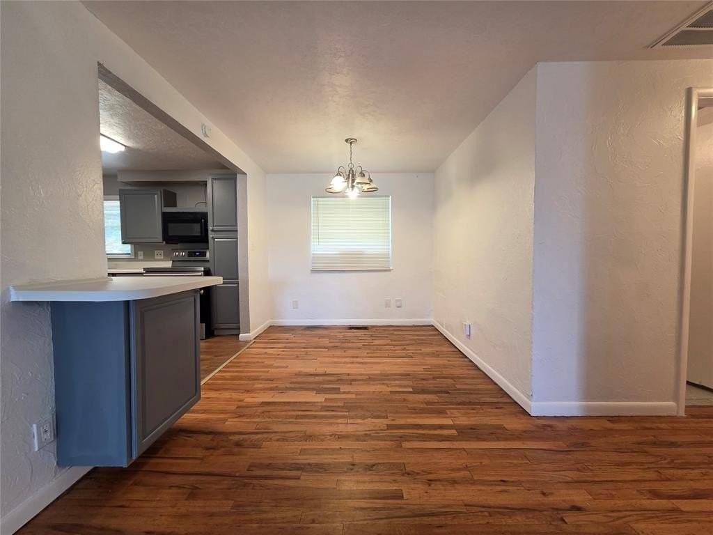 1005 Sw 53rd St - Photo 5 of 19