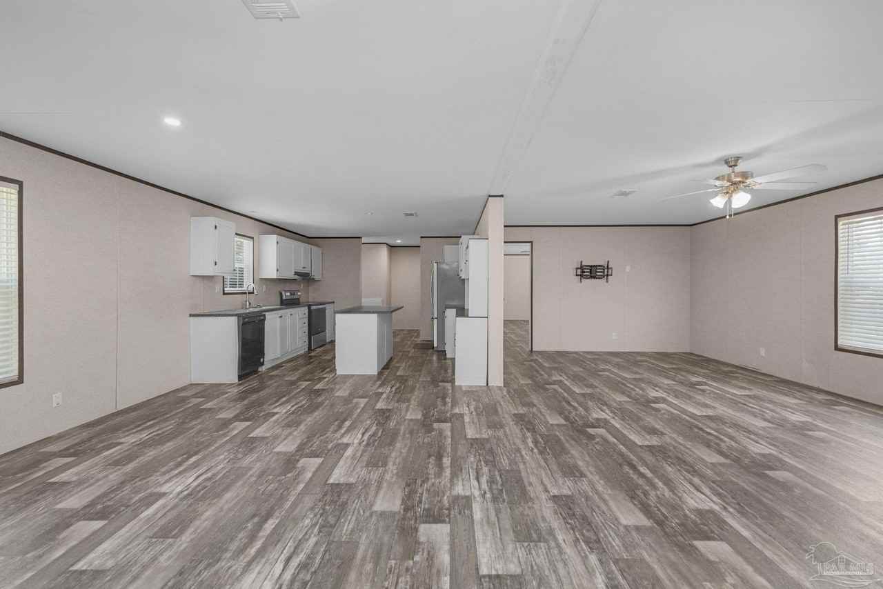 9718 Domino Rd - Photo 5 of 47