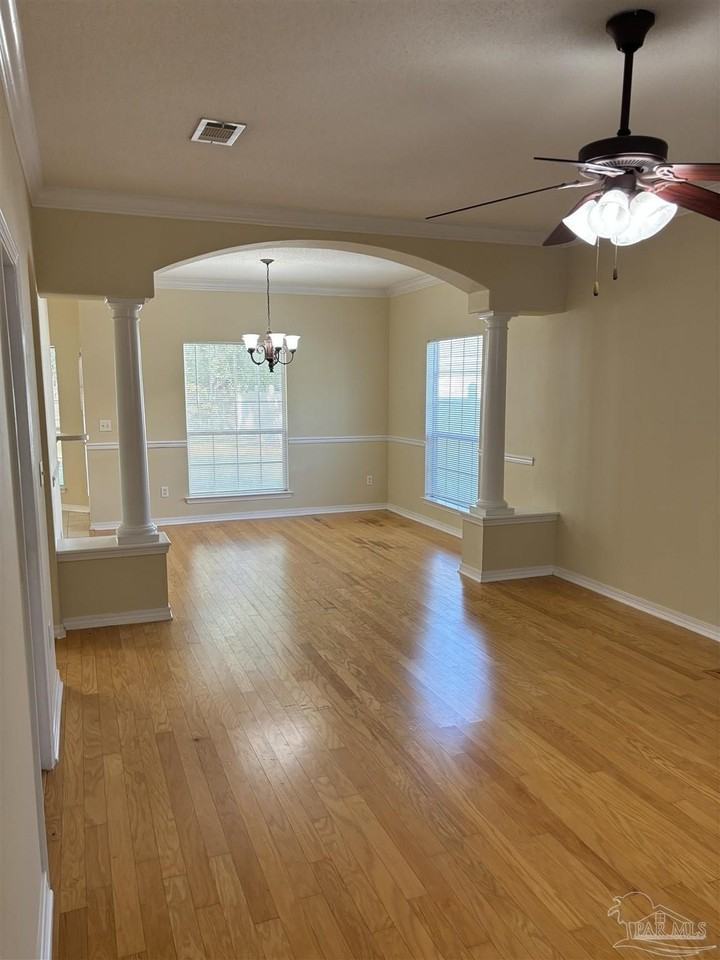 1406 E Scott St - Photo 2 of 21