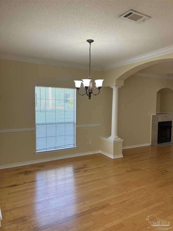 1406 E Scott St - Photo 7 of 21