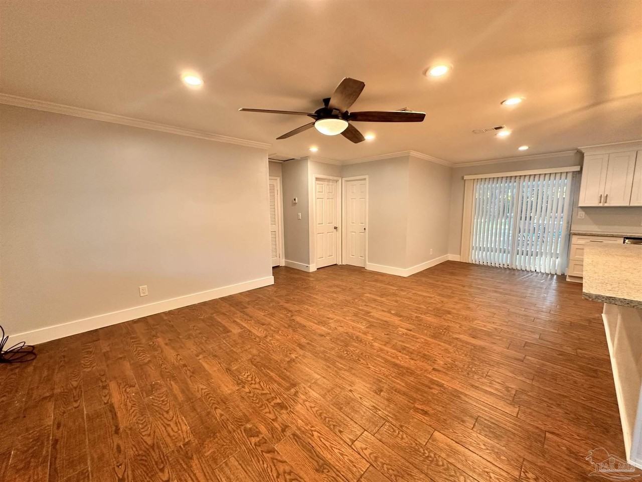 2820 Christine St - Photo 4 of 16