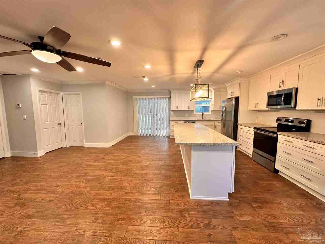 2820 Christine St - Photo 5 of 16