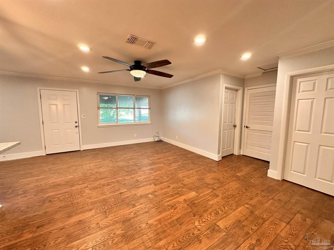 2820 Christine St - Photo 7 of 16