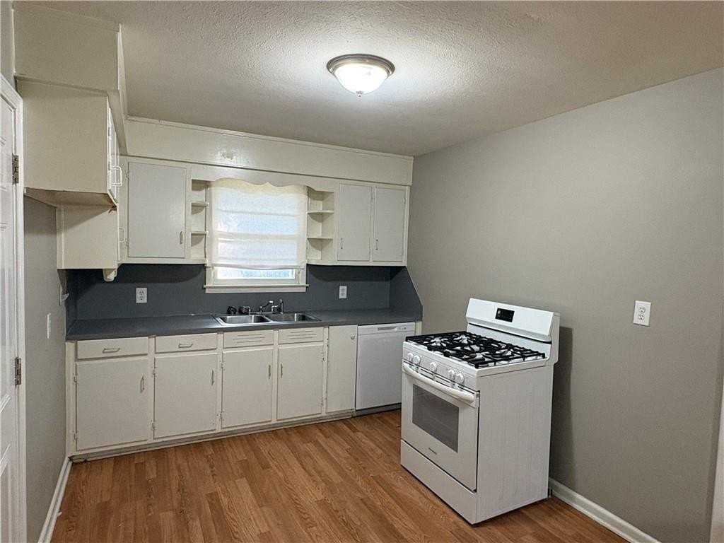 2108 9th Ave - Photo 4 of 12