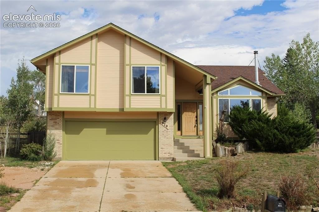 970 Wuthering Heights Dr - Photo 2 of 25