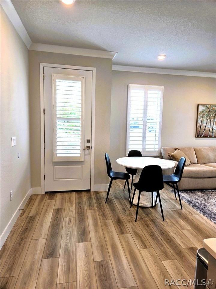 3079 Isles Way - Photo 3 of 14