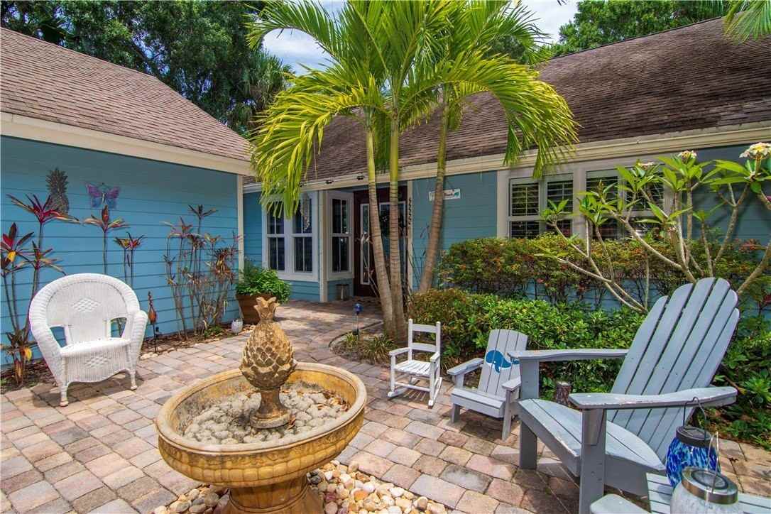 713 Royal Palm Pl - Photo 2 of 35